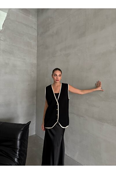 Laluvia Black-Cream Piping 4-Button Solid Long Vest - 231022