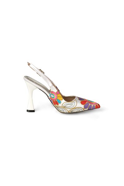 Akka Shoes Women's Pointed Toe Embroidery Detail Heeled Shoes