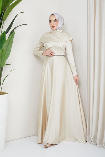 İmajButik Rochie de seară din satin detaliată în față bej cu pietre în talie