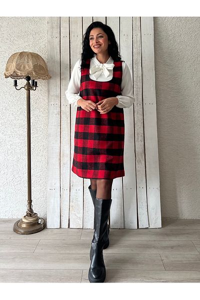 KÜÇÜĞÜM BUTİK Φόρεμα Gilet με κόκκινο πούλι