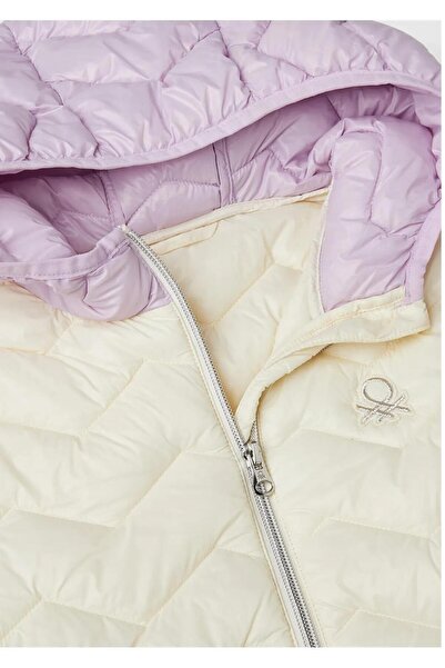 United Colors of Benetton Palton puf subțire cu glugă brodat cu logo mixt alb pentru fete