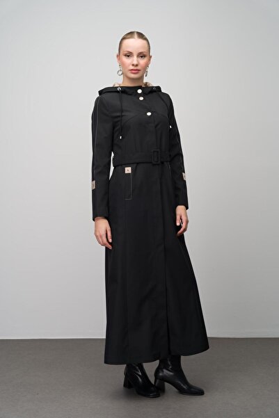 Olcay Trenčkot s čiernou kapucňou a podšívkou Garni detail 4297