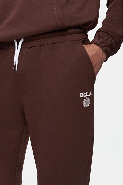 UCLA Ανδρική φόρμα αθλητικής φόρμας LUSKIN Σκούρο καφέ με τυπωμένη τυπική εφαρμογή