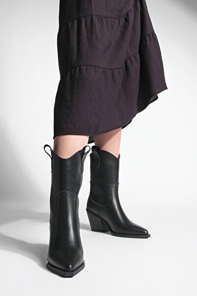 Marjin Westernové boty s černou špičkou - Legor na silném podpatku