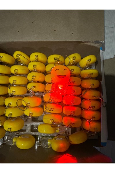 SÜSLÜTASARIM İki renk ışıklı emoji anahtarlık