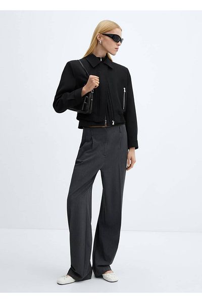 MANGO Woman Kurze Jacke mit gepolsterten Schultern