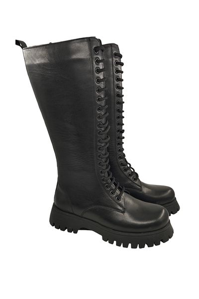Oneka Shoes 2625220221503   بوت نسائي كاجوال برباط أسود - عتيق