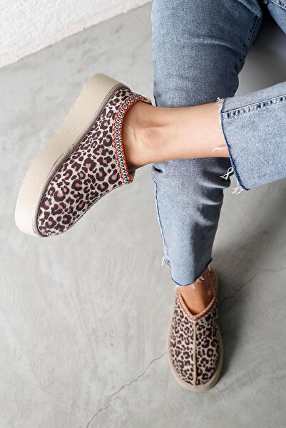 Beyond Women's Beige Leopard Tazz Fur Inside Embroidery Detailed High Sole House Slippers 4.5 cm Bynduggt02