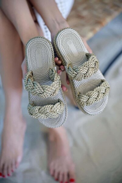 Beyond Златистожълти дамски пантофи с кант - 2 ремъка, висока подметка, 5 см Byndh2t01