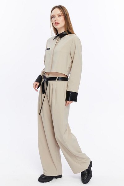 Appleline Set bluză și pantaloni pentru femei de culoare BEIGE - Detaliu din piele