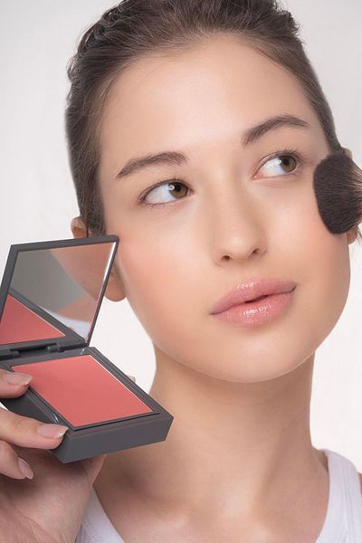 Alix Avien Rosewood Powder Blush 112 - Silky Blush