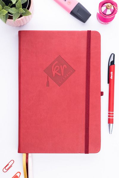 KR Akademi Yayınları جدول أعمال مخطط لانهائي من Kr Academy باللغة الإنجليزية - أحمر كلاريت (مفكرة صغيرة + ملصق هدية)