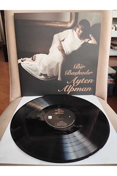 Plakperest Ayten Alpman ?– Bir Başkadır Ayten Alpman  -  2017  Türkiye Basım 33’lük LP Plak
