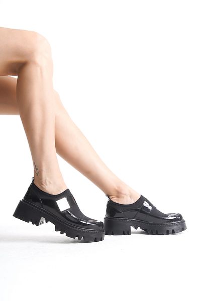 Moda Değirmeni Pantofi casual de damă din piele lăcuită neagră - cu centură și talpă groasă BG1095-115-0001