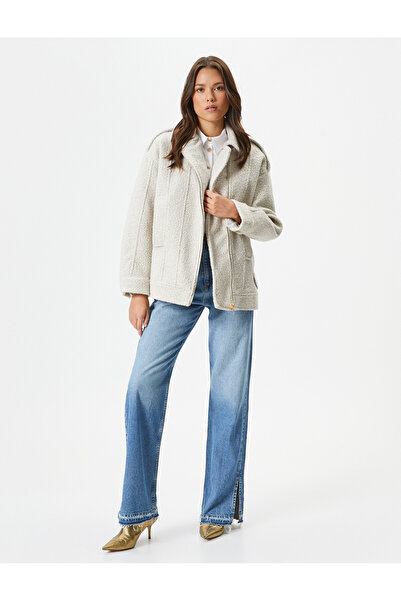 Koton Tuba Ünsal X – Übergroßer Plüschmantel mit Reißverschlusstasche