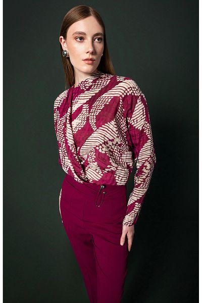 KAMEYA Cherry Blouse with Low Back