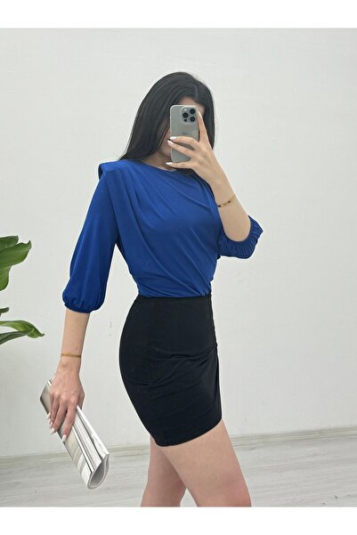 Modamorfo Sendy blúz belső overállal, vállra húzva és párnázással -saks