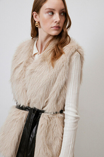 Touché Privé Belt Detail Fur Vest