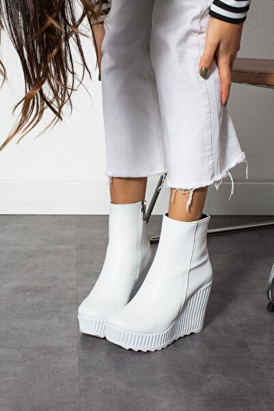Modanizm Hermes Beyaz Dolgu Topuklu Bot