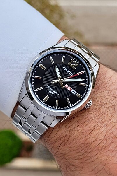 Casio Dial Black Band Metallic Color Men's Wristwatch