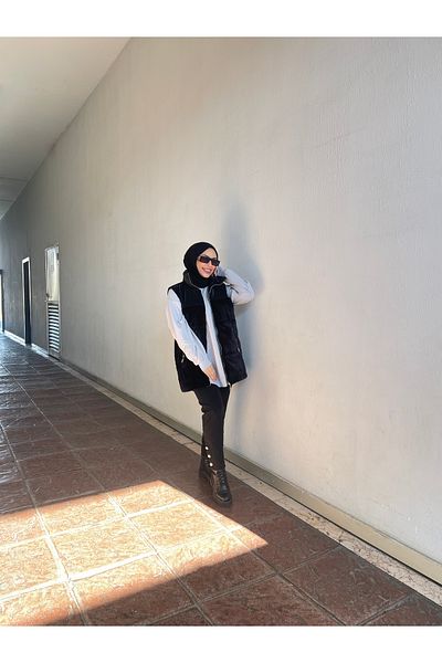 Minel سترة نسائية سوداء قصيرة بغطاء للرأس