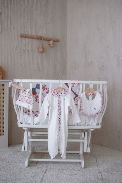 Atelier Babbi 100% Cotton 3-Piece Newborn Set - Little Flowers / Red