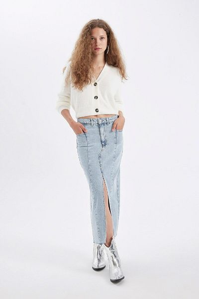 DeFacto Oversize Wide Fit V-Neck Basic Plain Buttoned Knitwear Cardigan D1428Ax24Wn