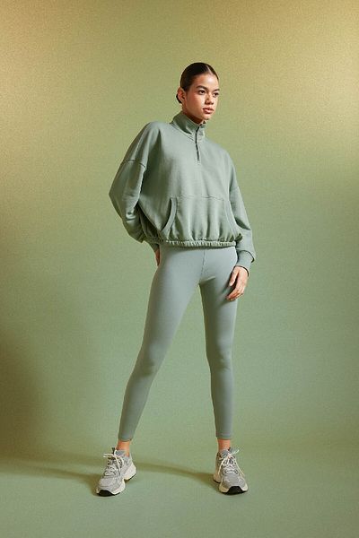DeFacto Crop-Sport-Sweatshirt mit Stehkragen – elastischer Rock, Basic-Modell C3747ax24sp