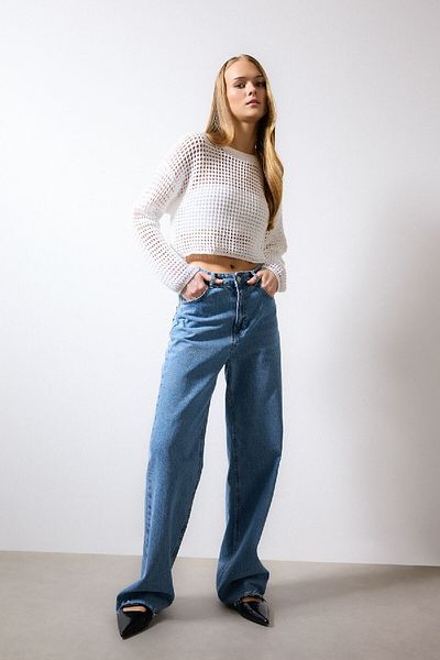 DeFacto Häkel-Strickpullover mit normaler Passform und Rundhalsausschnitt T4513az24sp