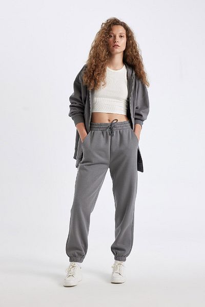 DeFacto Übergroßes Kapuzen-Sweatshirt mit Reißverschluss – Tasche, gerader Schnitt V4233az24wn