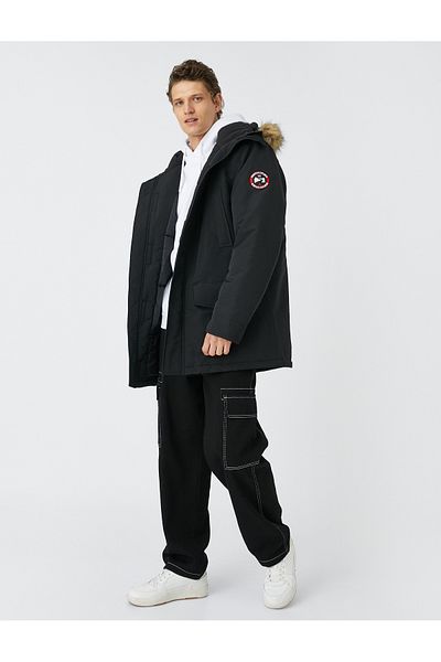 Koton Anorak με κουκούλα από ψεύτικη γούνα - με φερμουάρ και εκτύπωση ετικετών