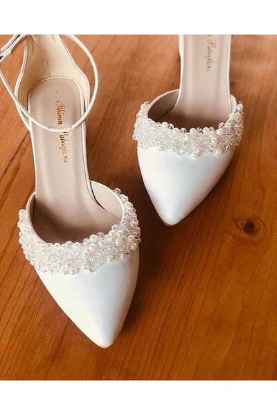 İlkinin Pabuçları Bridal Shoes , Women White Color Wedding Shoes with Pearl and Bead Decoration 3cm Thick Heels