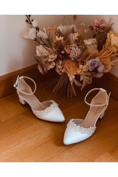 İlkinin Pabuçları Bridal Shoes , Women White Color Wedding Shoes with Pearl and Bead Decoration 3cm Thick Heels