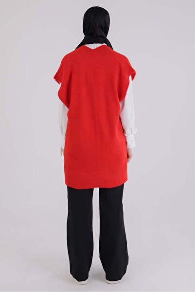 ALLDAY Pomegranate Flower-Brooched Knitwear Vest