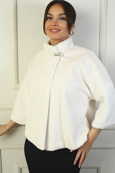 By Saygı Γυναικείο γούνινο μπουφάν με πέτρινη πόρπη