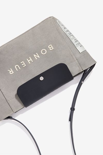 Bonheur Clutch+Bag N ° 6 - Milky Green - Comfortable Design