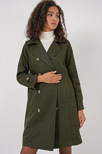 Bigdart 5935 Dwurzędowy płaszcz typu trencz z dekoltem w kolorze khaki
