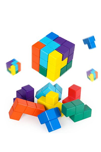 Hyd Wooden Colorful Soma Cube Intelligence Cube Puzzle Figure Creation