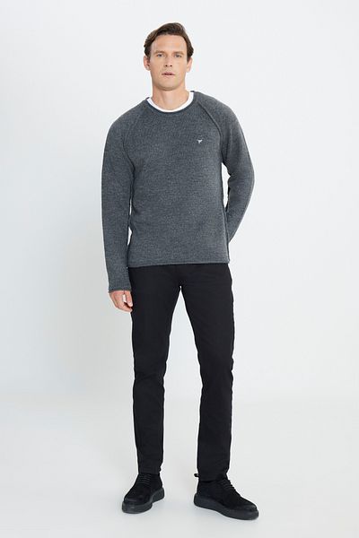 AC&Co / Altınyıldız Classics Anthrazitfarbener Standard-Strickpullover für Herren mit normalem Schnitt und Rundhalsausschnitt mit Rüschen und weicher Struktur