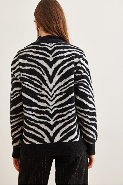 Olalook Women's Black Soft Textured Zebra Sweaterkzk- 19000899
