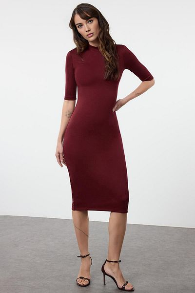 Trendyol Collection Rochie tricotată midi burgundy - guler ridicat și mânecă trei sferturi, bodycone care se potrivește pe corp TWOAW25EL00520