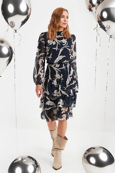Trendyol Collection Sötétkék derék kifolyók, álló gallérral bélelt Midi Chiffon Flight Flight téli ruha TWOAW21EL0354