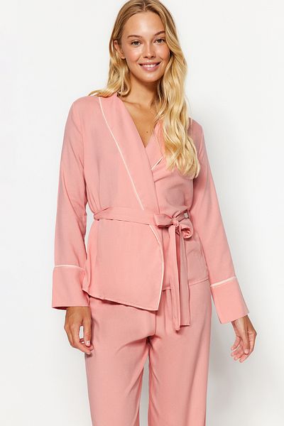 Trendyol Collection Sada dvouřadého střihu viskózového pyžama - Pudr Belted, Detail paspulky Thmaw22pt1109