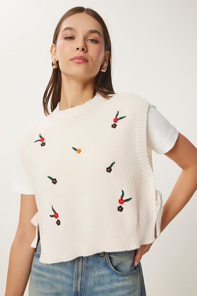 Happiness İstanbul Cremefarbener, mit Blumen bestickter Strick-Crop-Jumpsuit – mit Schnürung KG00013
