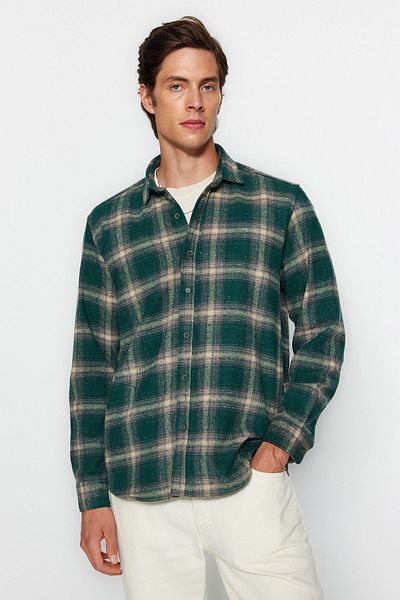 Trendyol Collection Grün kariertes Holzfällerhemd - Regular Fit, Winter Tmnaw23go00065