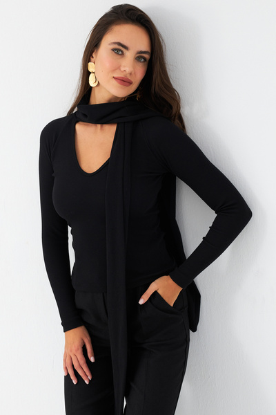 Cool & Sexy Чорна жіноча блузка-каскад з зав'язкою на шиї EY2986