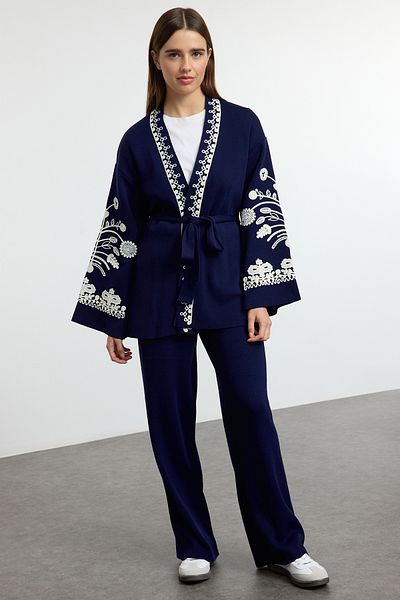 Trendyol Modest Námornícka modrá, dvojitý výstrih s vyšívaným úpletom, spodný, vrchný oblek Tctaw25Us00095