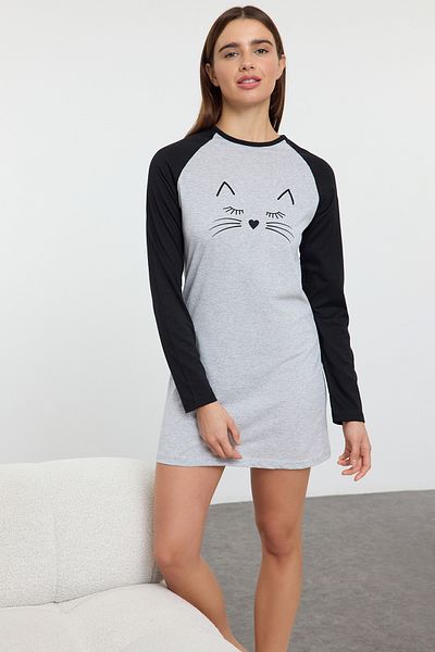 Trendyol Collection Cămașă de noapte tricotată din bumbac, gri Melange, cu animale și inimă THMAW25GC00014