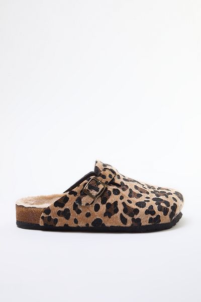 TRENDYOL SHOES Leopárdmintás szőrme bélelt barna női Sabo beltéri papucs TAKAW25ER00010