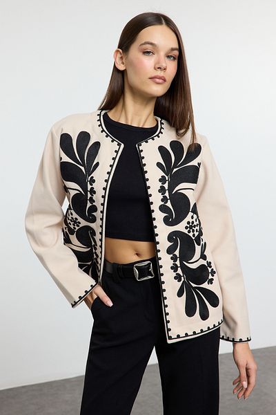 Trendyol Collection Ecru Regular Diework Detailed Thin Jacket Coat Twoaw25Mo00326
